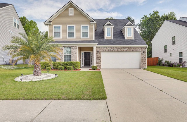 Pet-Friendly Ladson Home: 23 Mi to Charleston!
