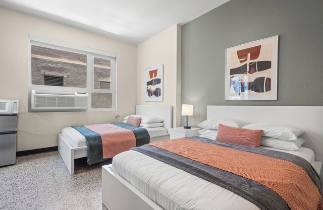 Pet Friendly | Near The Beach | Free Parking | Air Conditioner