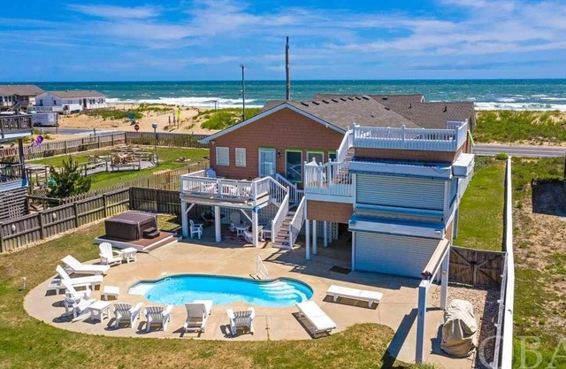 Pet Friendly, Ocean Views, Pool & Hot Tub!