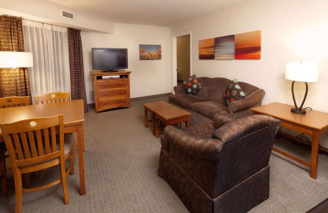 Pet-friendly Property! w/Free Parking, Near Parmenter Gazebo Garden!