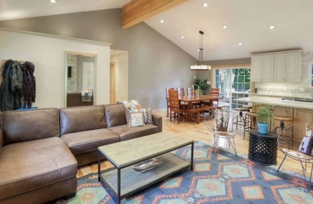 Pet Friendly Ranch Home in Tahoe City w/Hot Tub