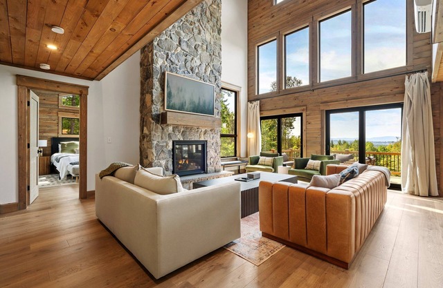 Pet Friendly, Ski Storage Room, Pool,Hot Tub, Sauna, Gameroom