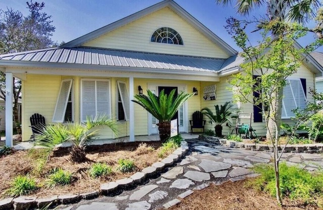 Pet Friendly Coastal Cottage Beach House