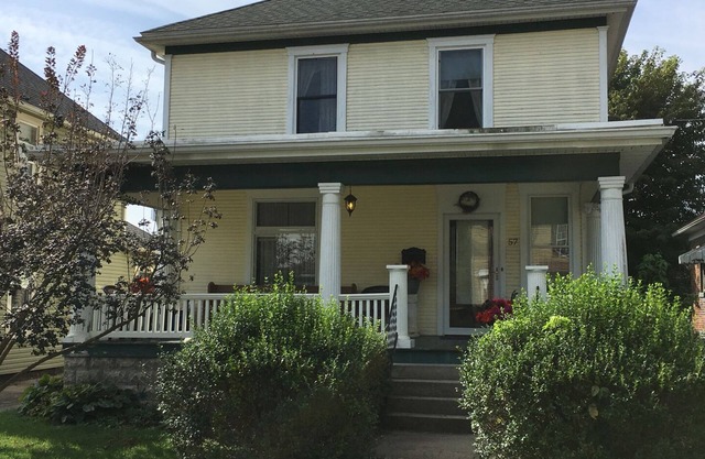 Pet Friendly Vacation Rental near Hocking Hills in Nelsonville Ohio