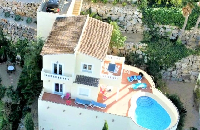 Pet-Friendly Villa with Sea View, Pool & Wi-Fi