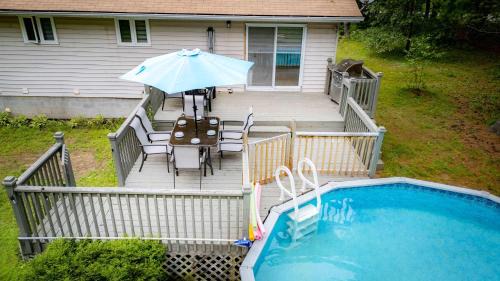 Petals Suite Patio Nature Trails Bancroft