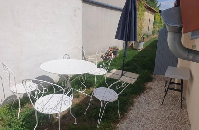 Petit Logement Indépendant - Calme Avec Cour Sécurisé - 10 Minutes de Troyes