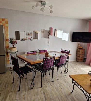 Petite maison au cœur du village