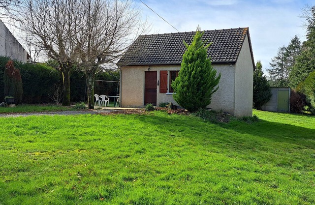 Petite Maison Dans la Campagne à Proximité des Activités Nautiques du Lac