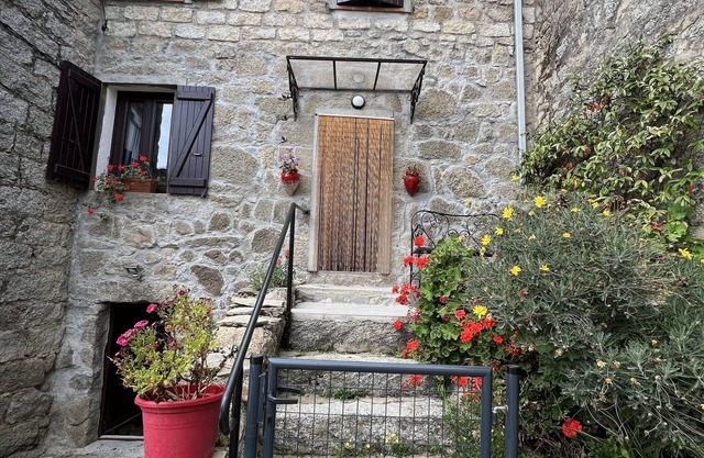 Petite Maison de Village en Pierre Corse