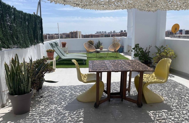 PETITE PENTHOUSE (1 bedroom)