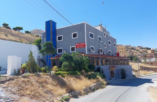 Petra Guests Hotel