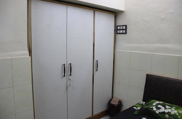 PG NESTAWAY-Budget Double Room D