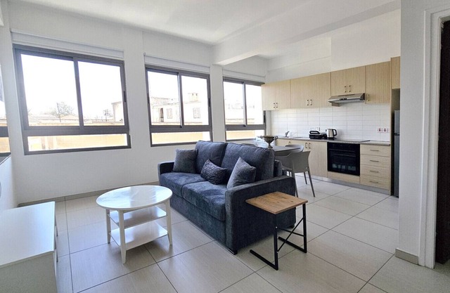 Phaedrus Living: Ledras Residences 205