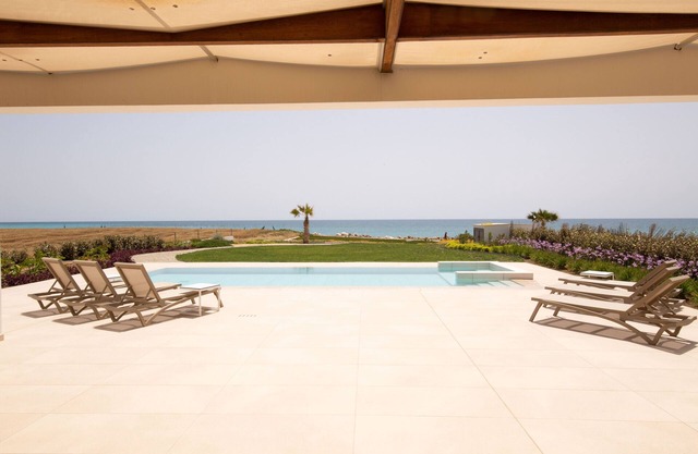 Phaedrus Living: Serenity Waves Villas No.5