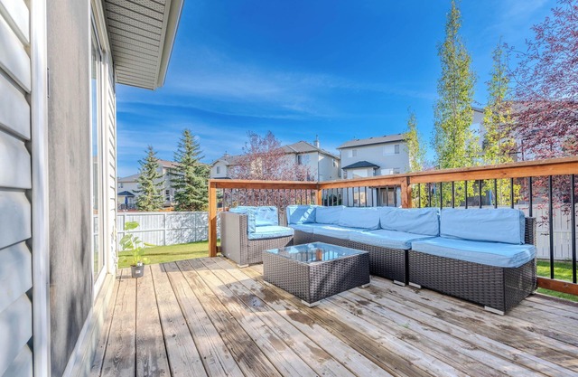Phenomenal 3-bedroom house with high speed WiFi, Central AC, Double Garage