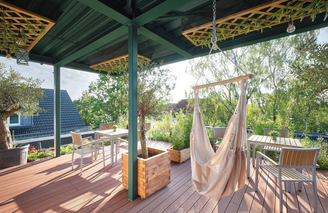 PHIL & MAX Hotel & Apartments Airport