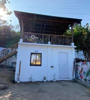 Philipp's Beachfront Cabin - Calatagan