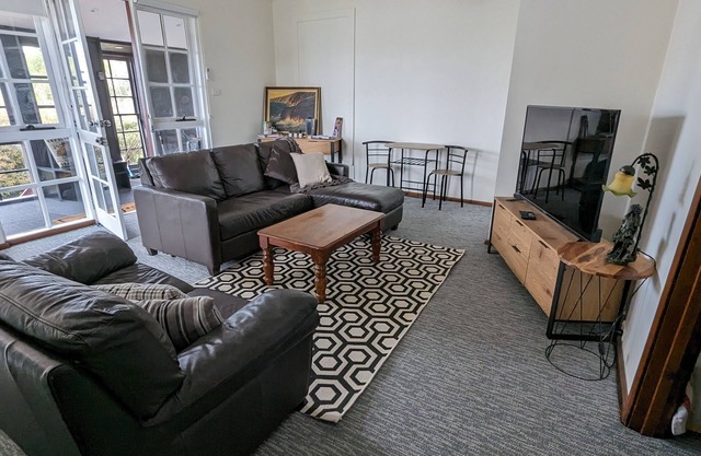 PHILLIP ISLAND Smiths BeachnStunning 2br ApartmentnWalk 1min Beach 5min GP Track