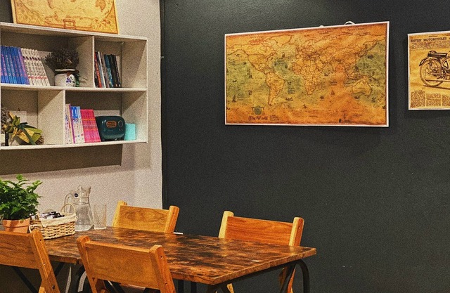 Pho Meo Xiem ** Entire House** 4brs & Private