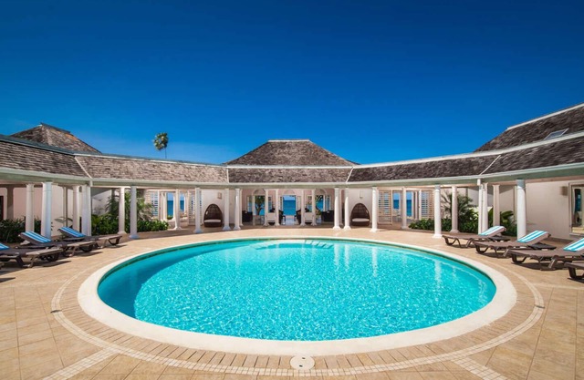 Phoenix (5/7 Rooms) Luxury villa