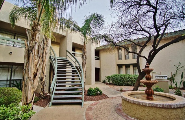 Phoenix Abode with Pool Access Walk to Fashion Park