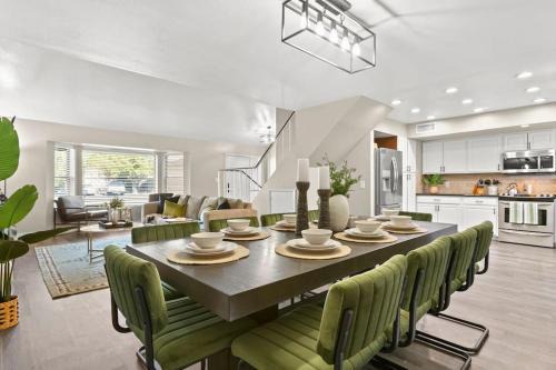 Phoenix Haven - 4BR - Sleeps 10- Fire pit - Golf- Yard games