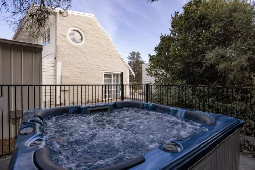 PI Hot Springs Retreat1