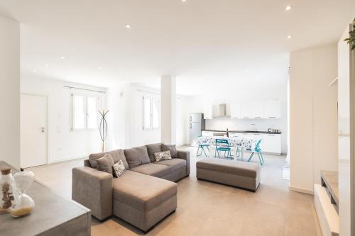 Piano House - with Parking near the beach