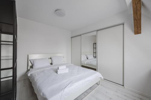 Piaskowa Sunny Roof Studio by BookingHost