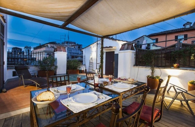 Piazza Navona 2BR, 2BA Penthouse-Beautiful Terrace