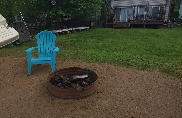 PICK ME! Updated ELEGANT LAKEFRONT-FREE KAYAKS and PEDDLE BOAT-PETS WELCOME!