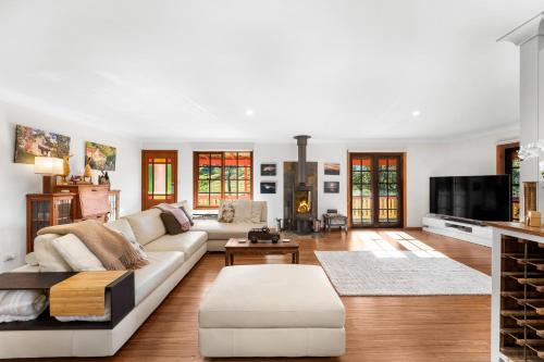 Picturesque Pet-Friendly Farm Stay, Central Tilba , Near Mystery Bay!