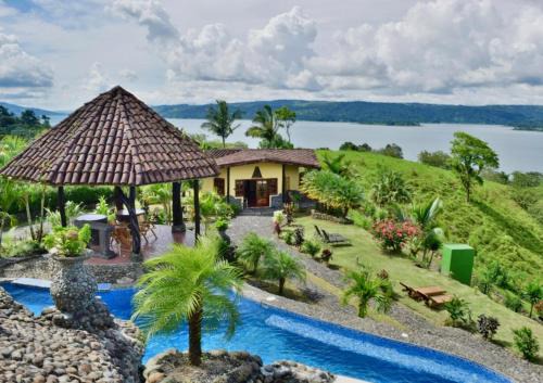 Pie In The Sky 2 Luxury Home With Amazing Views!
