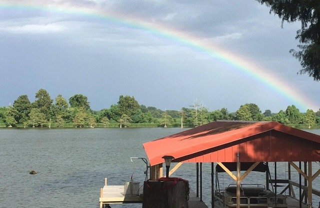 PIER HAPPINESS on Lake Concordia Lakefront Rental!