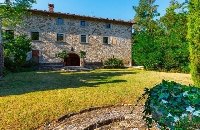 Pieve del Borgo 6+2, Emma Villas