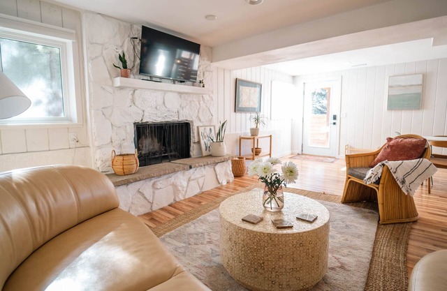 Pikes Peak Mountain View 2 Bedroom Guest Suite