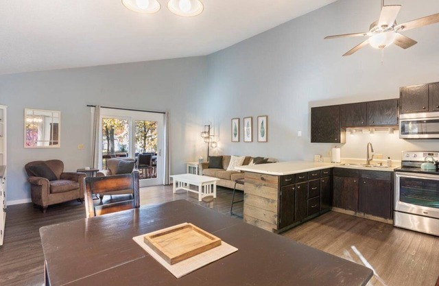 Pinewood Escape in the Heart of Breezy Point