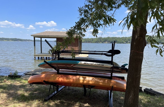 Piney Woods Retreat on the Lake