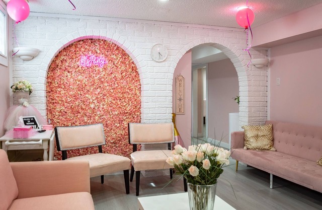 Pink BnB Basement Apartment by 403, 427, 401