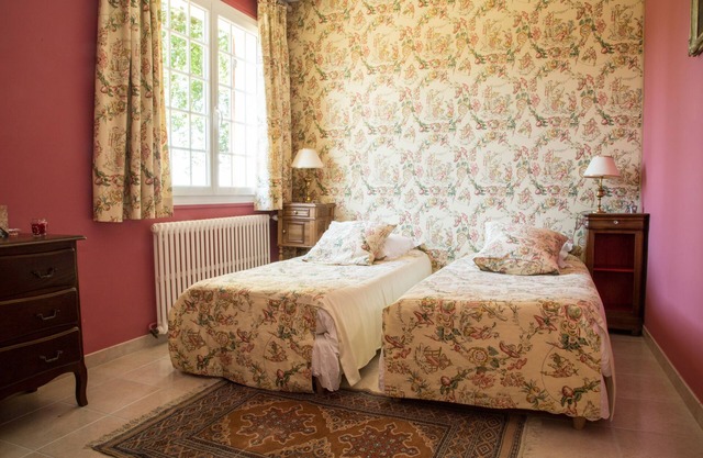 Pink Chamber: charm and sweetness