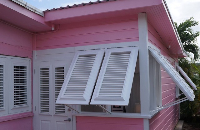 PINK COTTAGE - CHATTEL STYLE - BUILD 2015 - GREAT LOCATION ON THE WEST COAST