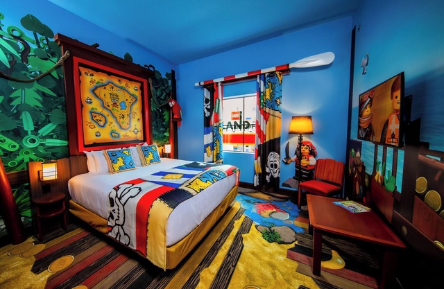 Pirate Island Hotel: Splashy Pirate Adventure, Playgrounds, Near Legoland