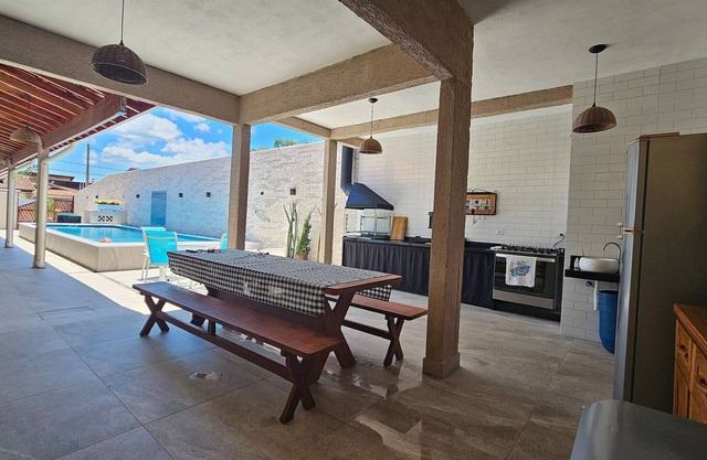 Piscina Grande - 4 Suites e area Gourmet