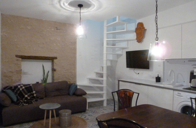 "PLACE-DIT" Duplex 37m2 AIR-CONDITIONED-PARKING-GARDEN