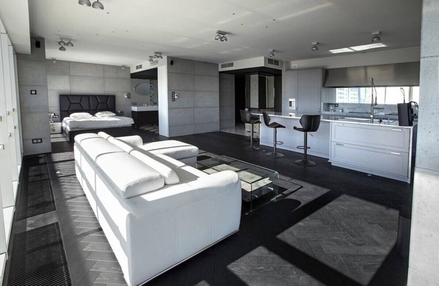 Platinum B Tower Fantastic SSE Facing Corner 114 sqm