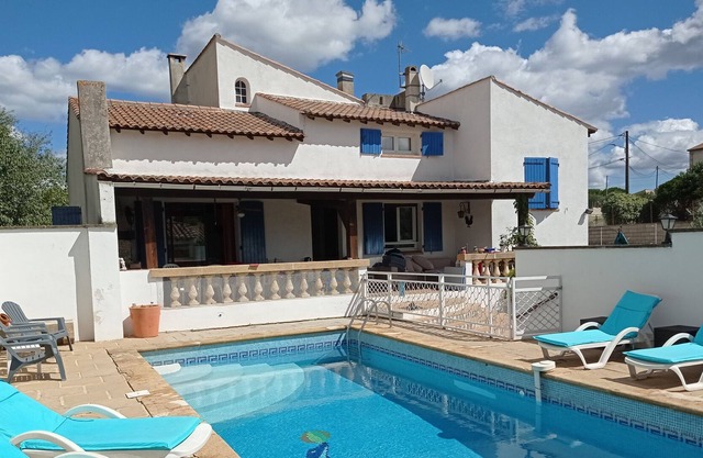 Pleasant family villa in the south for 10.12 p, sun and pool guaranteed