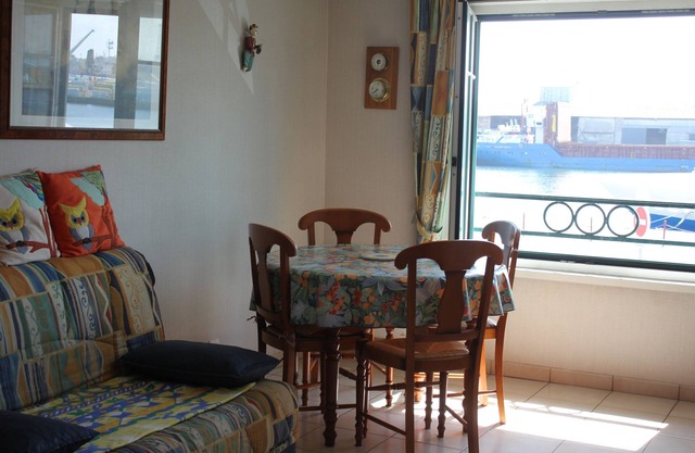 Pleasant T2 located 300m from Intra-Muros of Saint-Malo and 100m from the beaches.