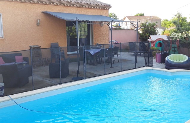 Pleasant villa with private pool, 15 minutes from the beach.
