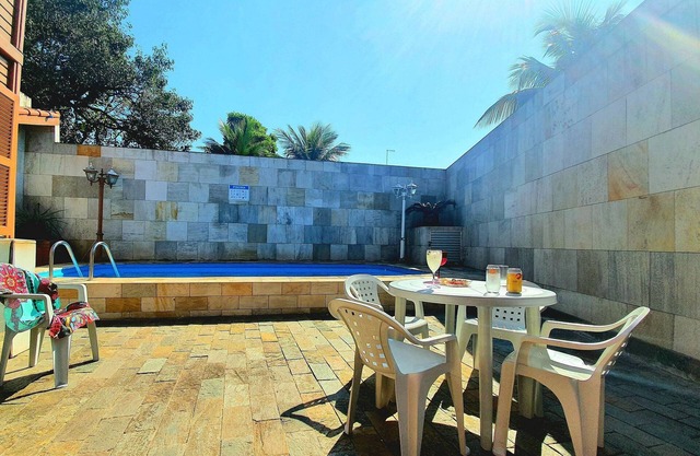 Plenty of space, swimming pool, barbecue area, billiards, Wi-Fi, Smart TV.